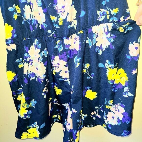 City Streets Floral Print Romper - Picture 12 of 13